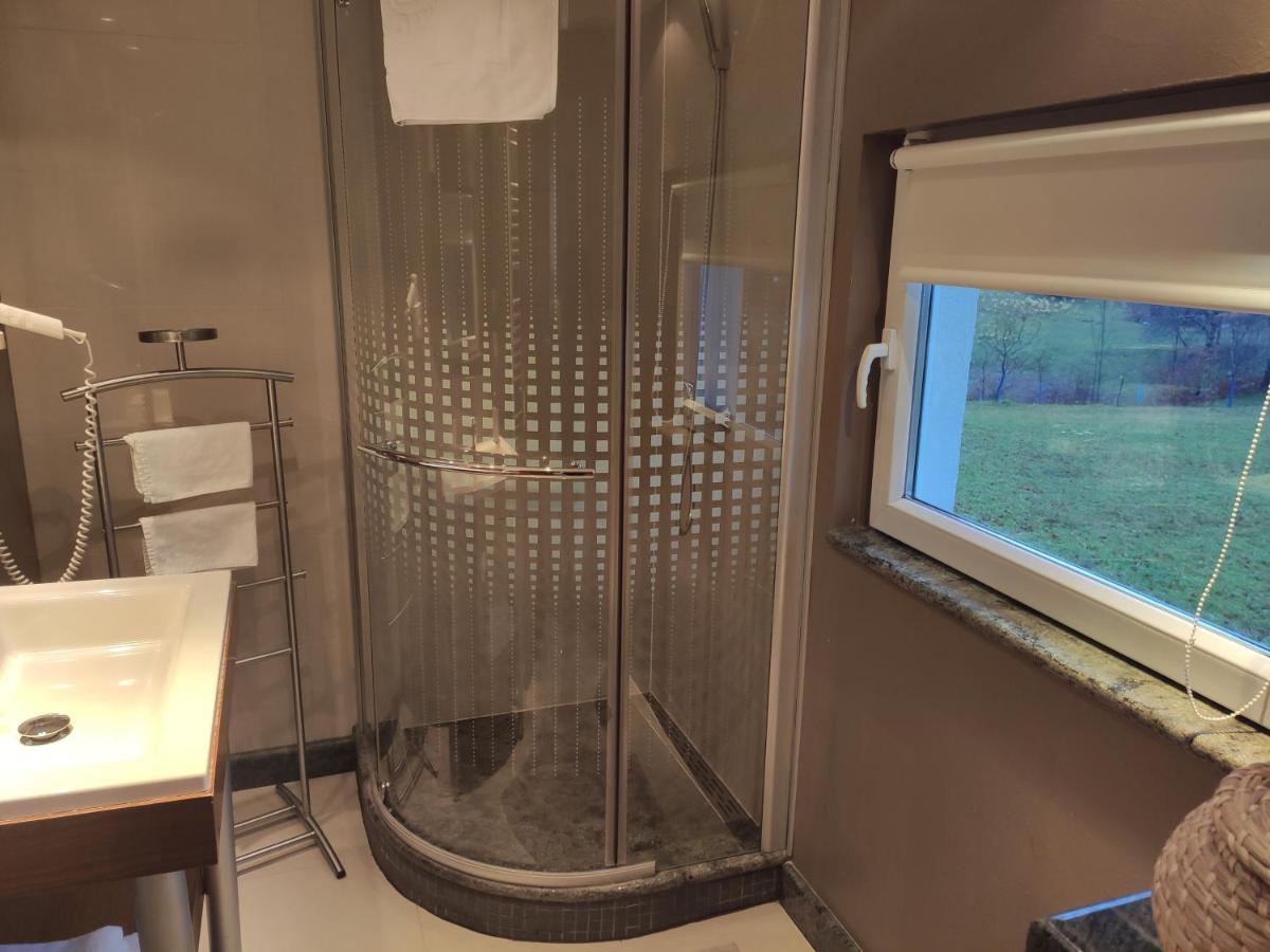 ラストヴァチャ ハウス ビバ ＆ レオナ Bed & Breakfast エクステリア 写真