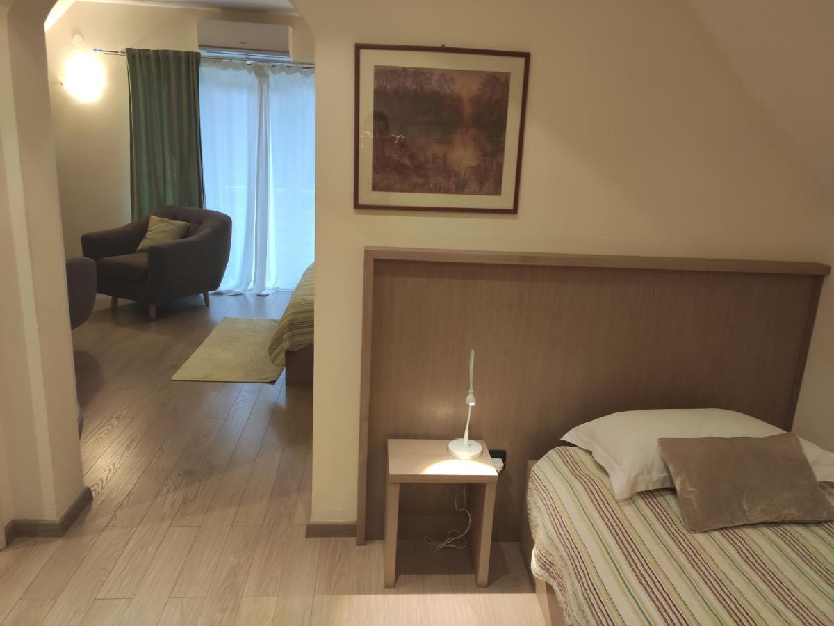ラストヴァチャ ハウス ビバ ＆ レオナ Bed & Breakfast エクステリア 写真