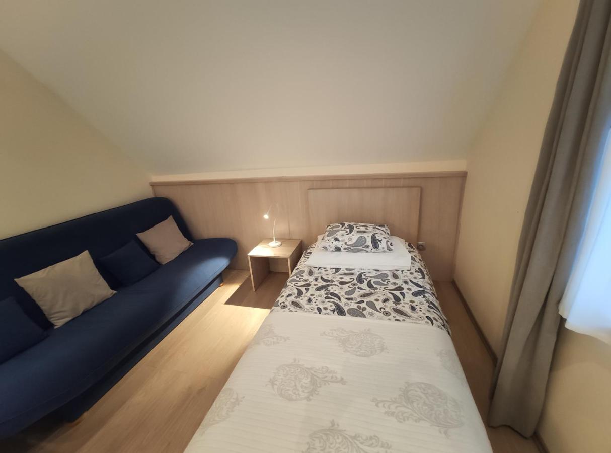 ラストヴァチャ ハウス ビバ ＆ レオナ Bed & Breakfast エクステリア 写真