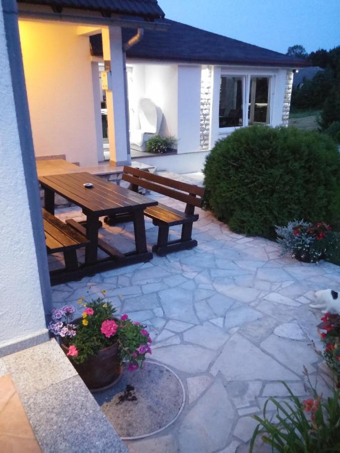 ラストヴァチャ ハウス ビバ ＆ レオナ Bed & Breakfast エクステリア 写真