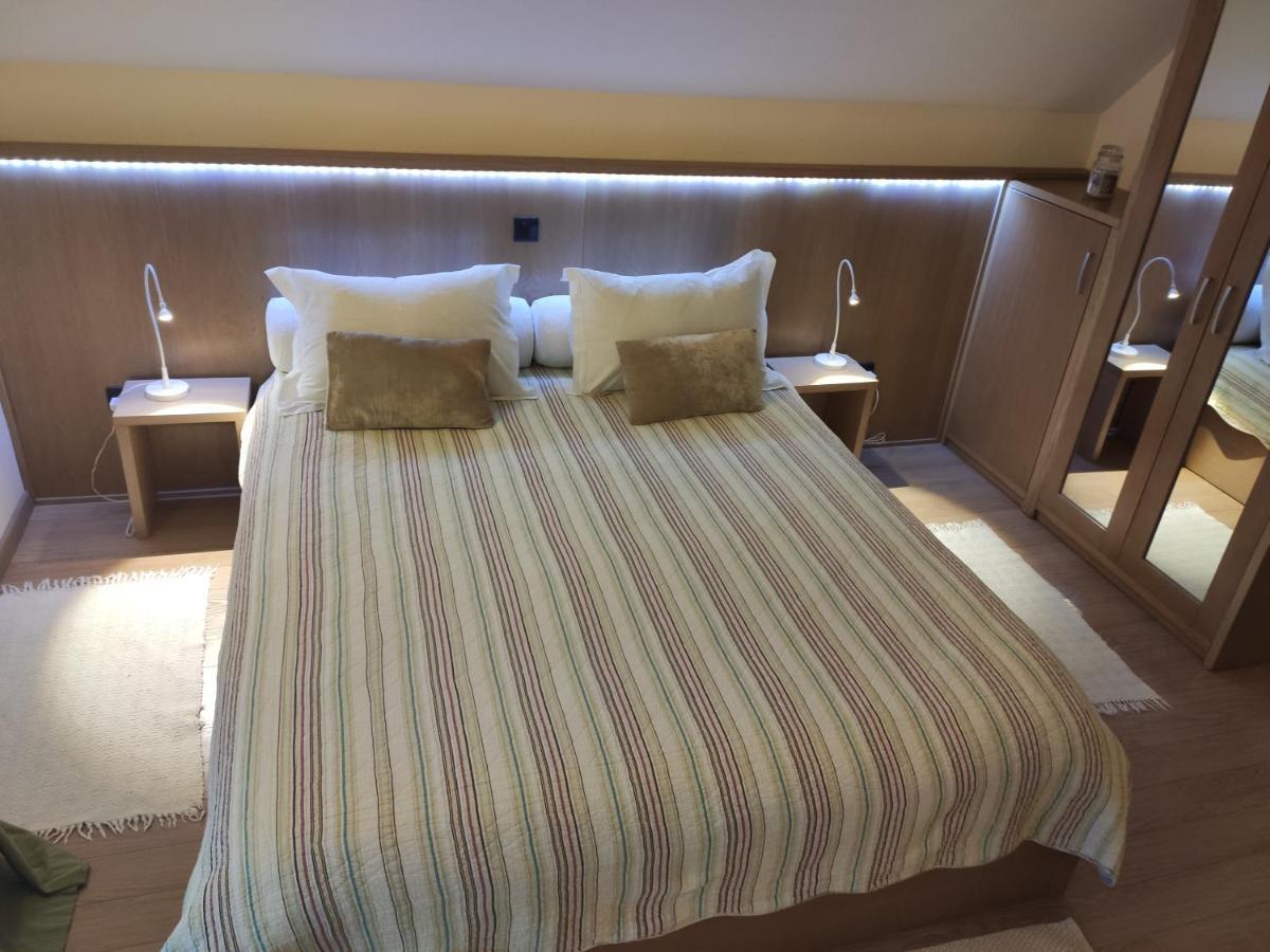 ラストヴァチャ ハウス ビバ ＆ レオナ Bed & Breakfast エクステリア 写真
